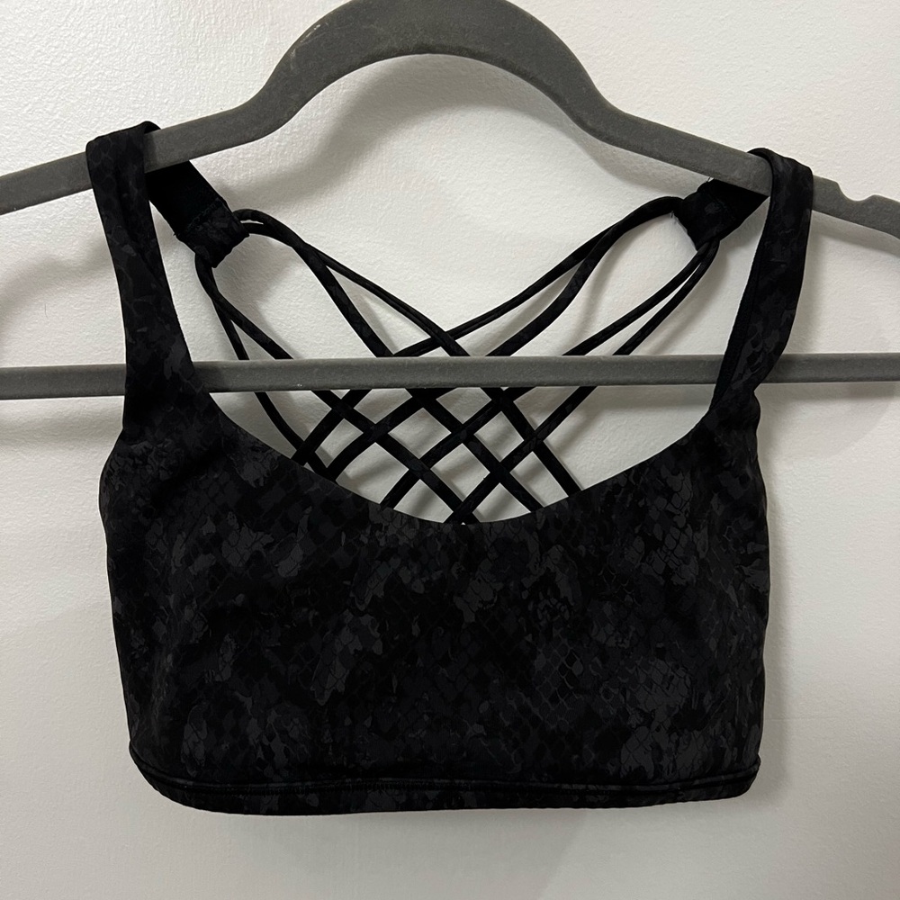 Lululemon Free to Be Bra